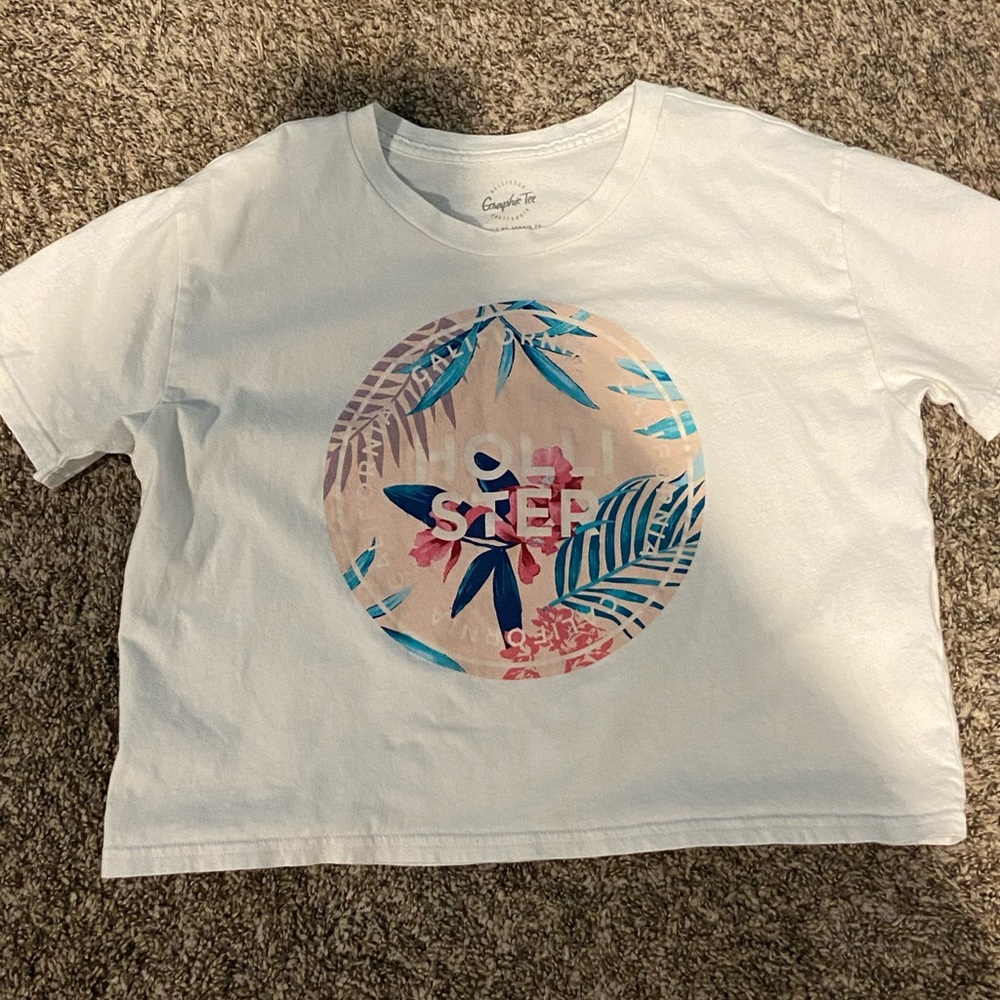 hollister cropped tee